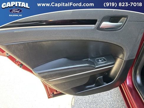 Used 2023 Chrysler 300 Touring w/ Sport Appearance Package RWD image 17