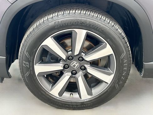 Used 2025 Honda Pilot Touring image 32