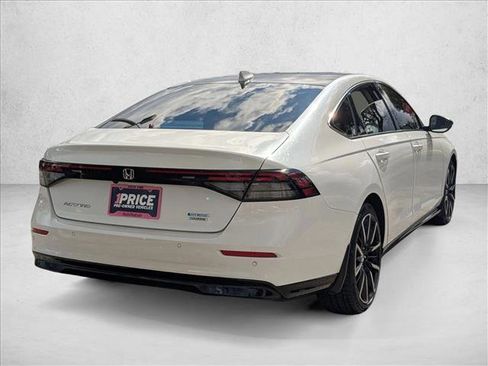 Used 2023 Honda Accord Touring image 5