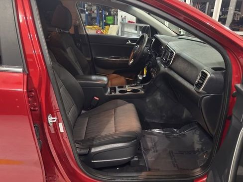 Used 2019 Kia Sportage LX image 14