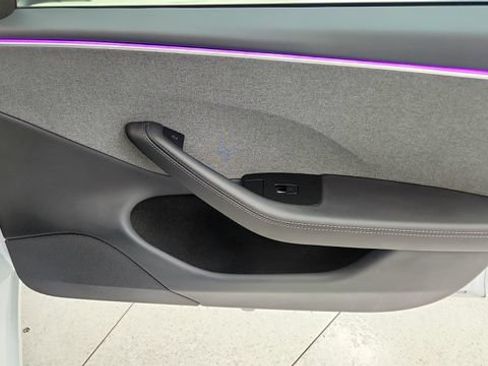 Used 2025 Tesla Model 3 Long Range RWD image 37