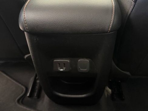 Used 2022 GMC Canyon AT4 AWD/4WD image 7