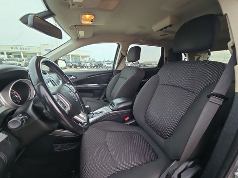 Used 2020 Dodge Journey SE w/ SE Popular Equipment Group FWD image 14