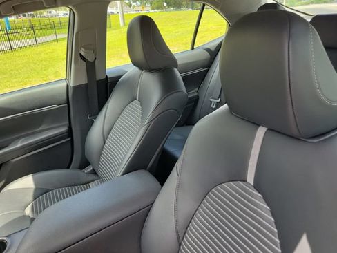Used 2024 Toyota Camry SE FWD image 17