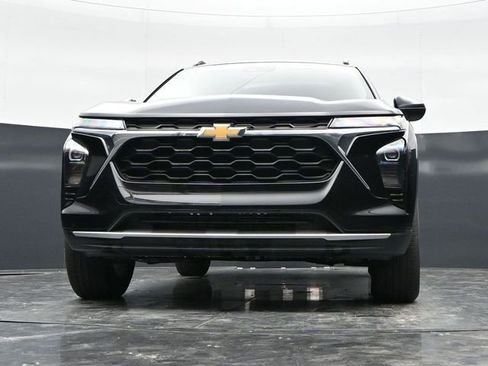 Used 2025 Chevrolet Trax LT w/ LT Convenience Package FWD image 34