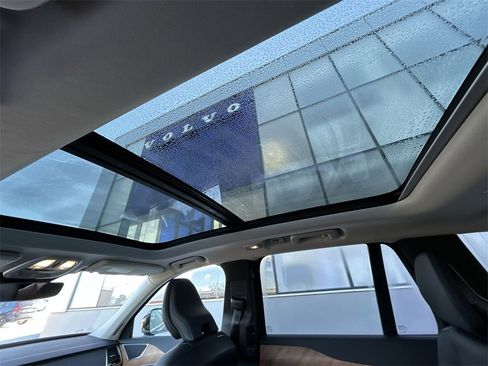 Certified 2023 Volvo XC90 B5 Plus image 25