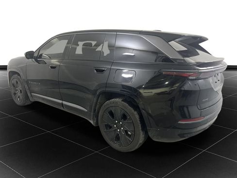 Used 2025 Jeep Wagoneer S Launch Edition image 3