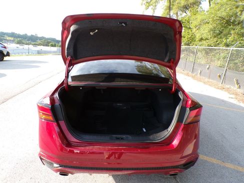 Used 2024 Nissan Altima 2.5 SV w/ SV Premium Package FWD image 19