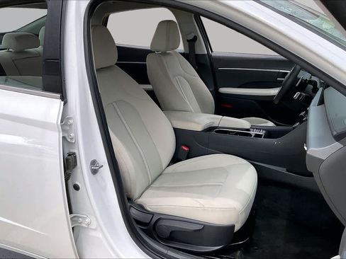 Used 2025 Hyundai Sonata SEL FWD image 10