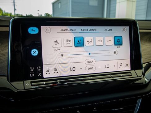 New 2026 Volkswagen Atlas SE image 40