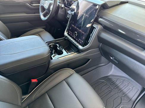 New 2026 GMC Yukon Elevation RWD image 16
