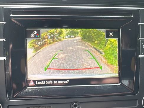 Used 2018 Volkswagen Passat 2.0T S FWD image 8