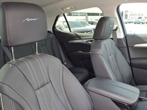 Certified 2025 Buick Envision Avenir image 12