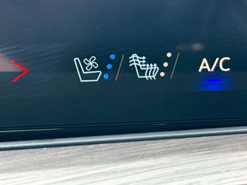 New 2025 Chevrolet Suburban Premier image 32