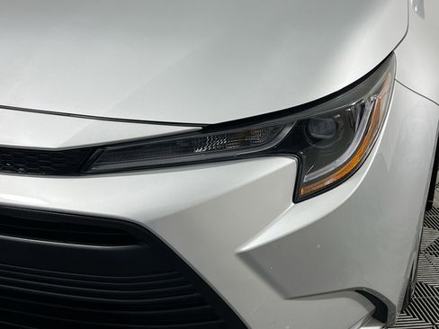 Used 2026 Toyota Corolla LE FWD image 11