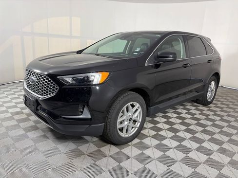 Certified 2024 Ford Edge SEL image 3