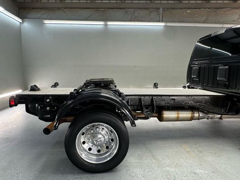 Used 2023 RAM 5500 Tradesman w/ Chrome Appearance Group RWD image 10