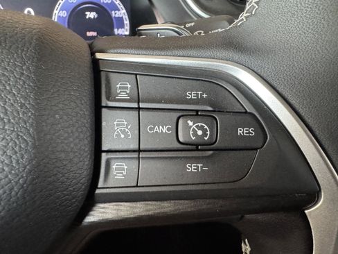 Used 2025 Jeep Grand Cherokee Laredo X w/ Luxury Tech Group I image 18