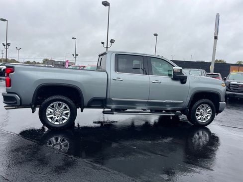 Used 2024 Chevrolet Silverado 2500 High Country w/ High Country Premium Package image 6