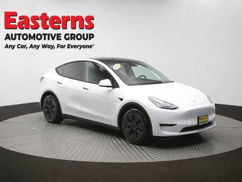 Used 2021 Tesla Model Y Long Range AWD/4WD image 43