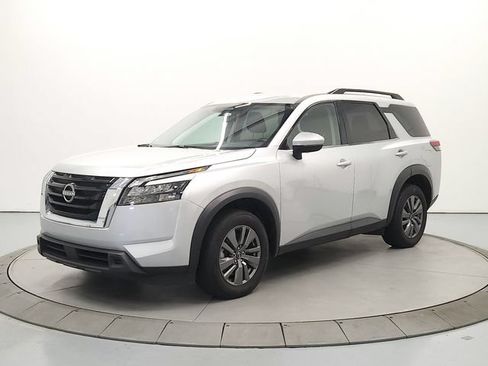 Used 2025 Nissan Pathfinder SV AWD/4WD image 3