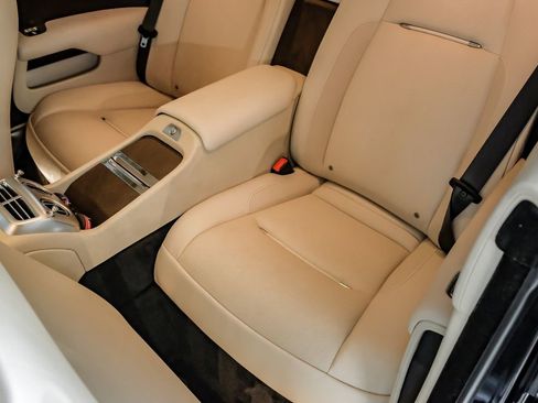 Used 2016 Rolls-Royce Wraith image 35