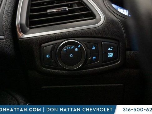 Used 2022 Ford Edge Titanium image 16