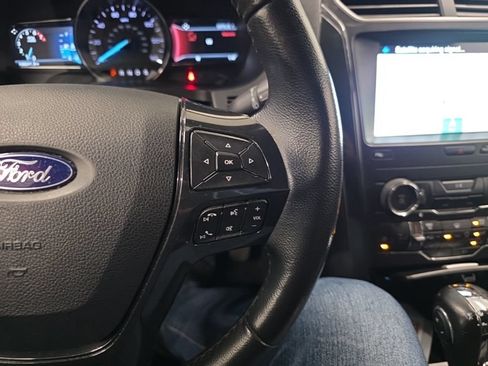 Used 2019 Ford Explorer XLT w/ Equipment Group 202A AWD/4WD image 15