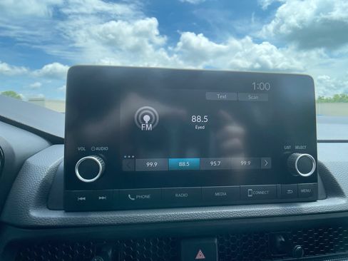 Used 2024 Honda CR-V EX image 17