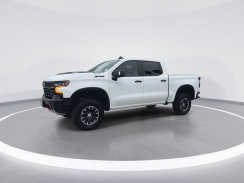 Used 2024 Chevrolet Silverado 1500 ZR2 AWD/4WD image 4