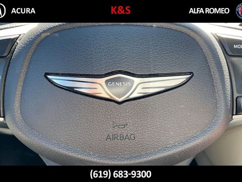 Used 2025 Genesis G70 2.5T RWD image 8