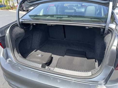Certified 2023 Volkswagen Jetta SE w/ Panoramic Sunroof Package FWD image 37