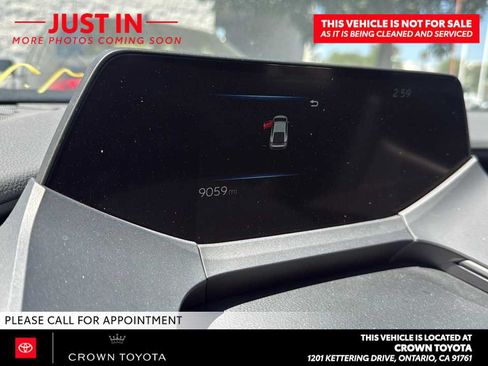 Used 2026 Toyota Prius XLE FWD image 5