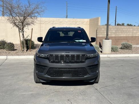 Certified 2022 Jeep Grand Cherokee Altitude image 3