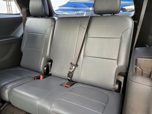 Used 2018 Chevrolet Traverse Premier w/ Driver Confidence II Package image 4