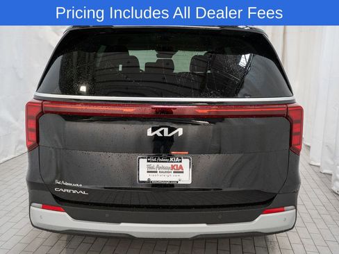 New 2026 Kia Carnival EX FWD image 5