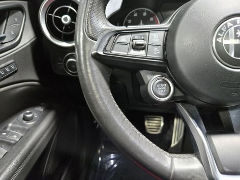 Used 2022 Alfa Romeo Stelvio Veloce image 15