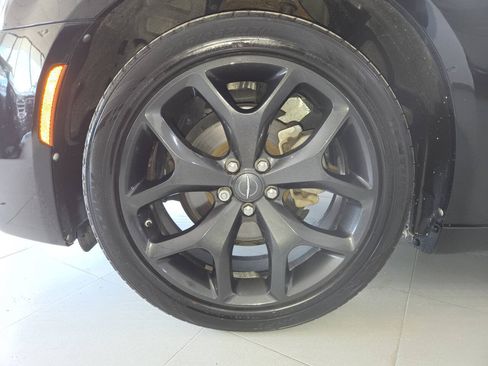 Used 2022 Chrysler 300 Touring w/ Sport Appearance Package RWD image 12