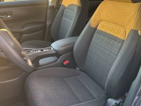 Used 2023 Honda HR-V LX image 3