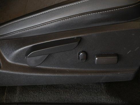 Used 2018 Chevrolet Colorado Z71 RWD image 33