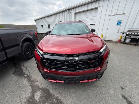 Used 2025 Chevrolet Equinox RS w/ LPO, Floor Liner Package AWD/4WD image 8