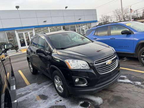 Used 2016 Chevrolet Trax LT w/ LT Convenience Package image 3