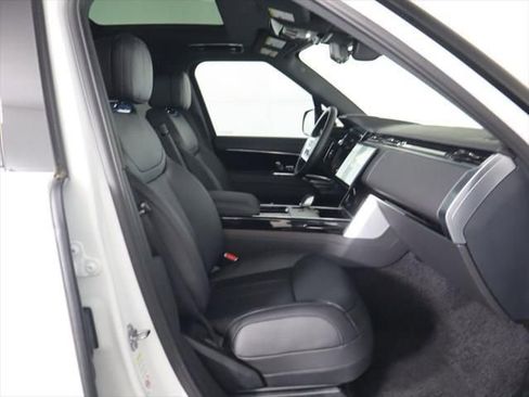 New 2025 Land Rover Range Rover SE image 22