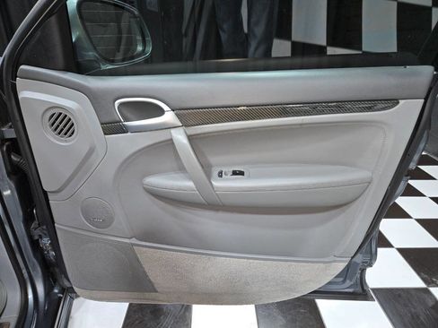 Used 2006 Porsche Cayenne Turbo S image 55