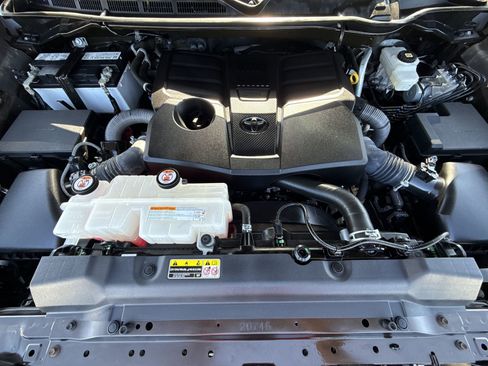 Used 2022 Toyota Tundra Limited AWD/4WD image 18