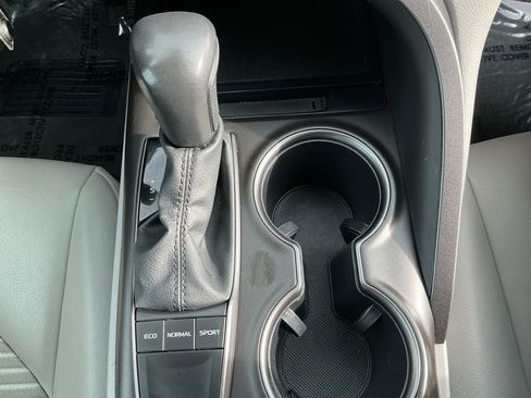 Used 2024 Toyota Camry SE image 17