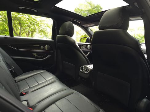 Used 2019 Mercedes-Benz E 450 4MATIC Wagon w/ Premium Package image 20
