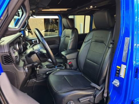 Used 2021 Jeep Wrangler Unlimited Sahara AWD/4WD image 13