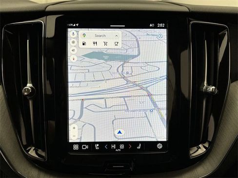 Certified 2025 Volvo XC60 B5 Plus image 18