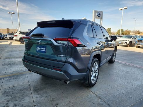 Used 2019 Toyota RAV4 Limited image 7
